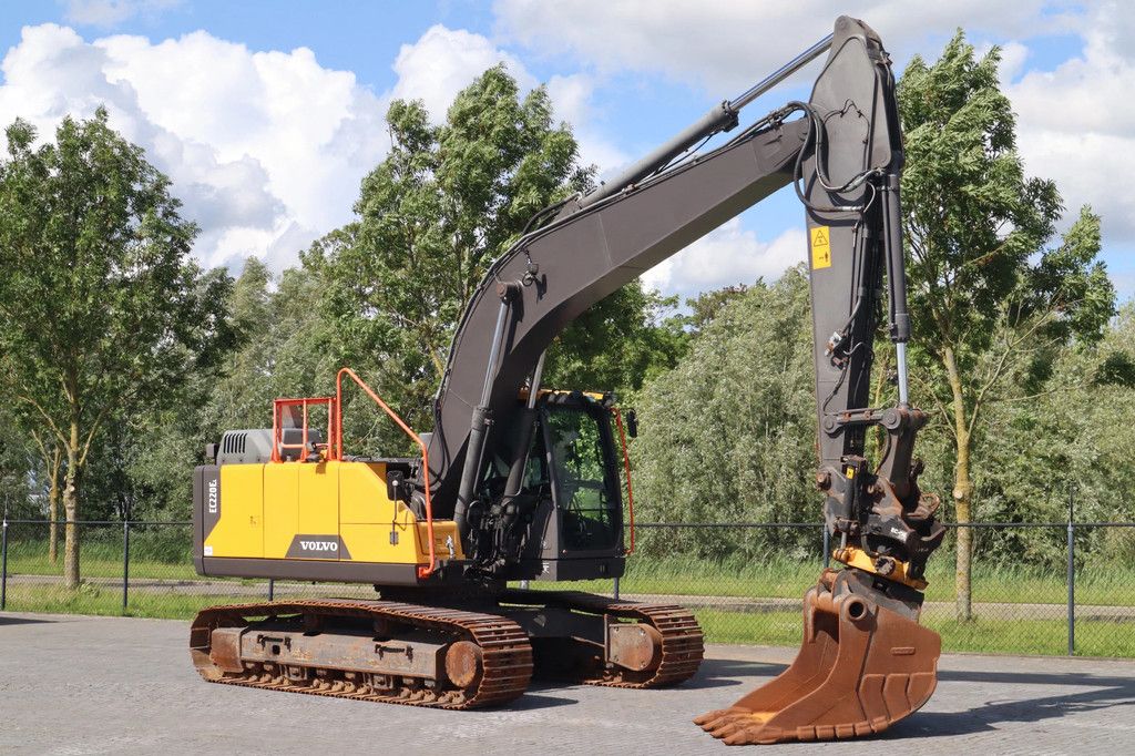 Volvo EC220EL | EC 220 EL | TILT ROTATOR | BUCKET