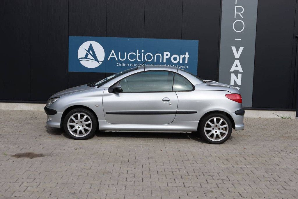 Pkw Peugeot 206CC Benzin 109 PS 2002