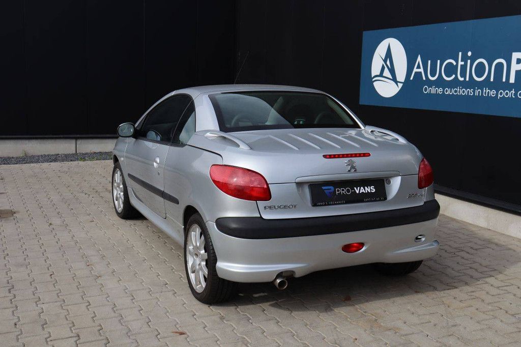 Pkw Peugeot 206CC Benzin 109 PS 2002