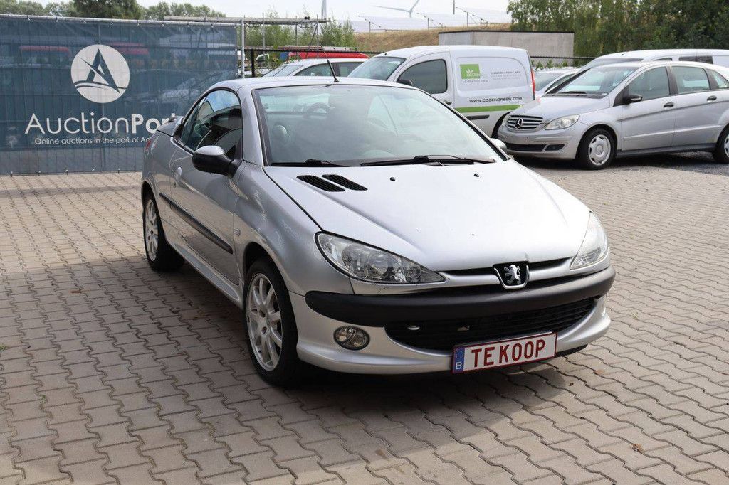 Pkw Peugeot 206CC Benzin 109 PS 2002