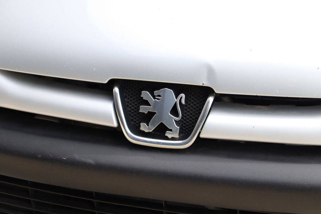 Pkw Peugeot 206CC Benzin 109 PS 2002