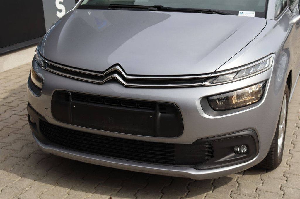 Pkw Citroen C4 Spacetourer Benzin 131 PS 2020