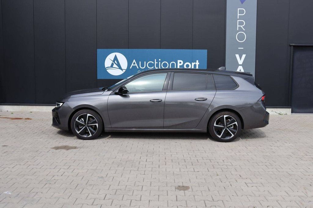 Passenger car Opel Astra Sports Tourer Petrol 131hp 2025