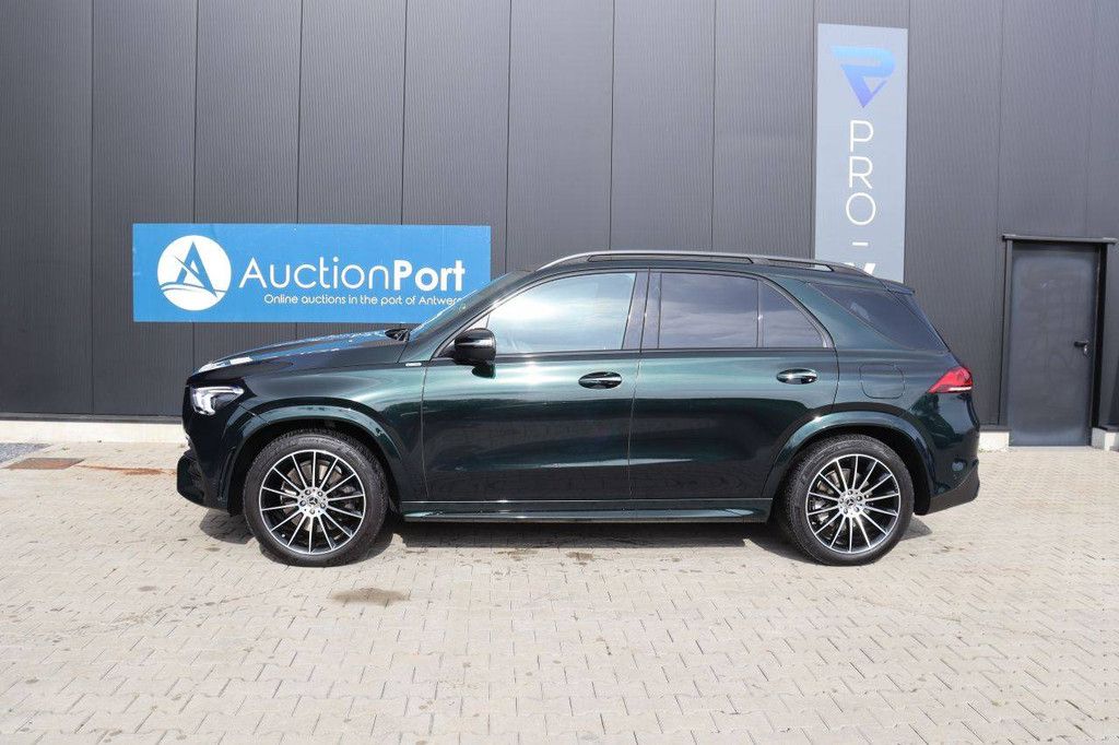 SUV Mercedes-Benz GLE Hybrid mit AMG Paket – Panoramadach