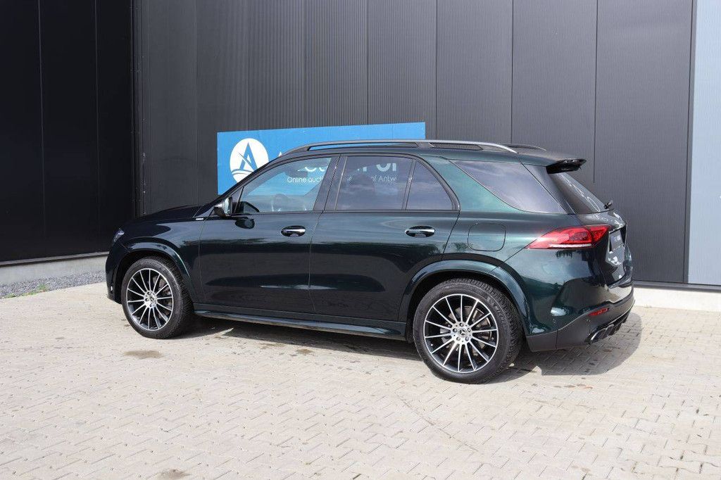 SUV Mercedes-Benz GLE Hybrid mit AMG Paket – Panoramadach