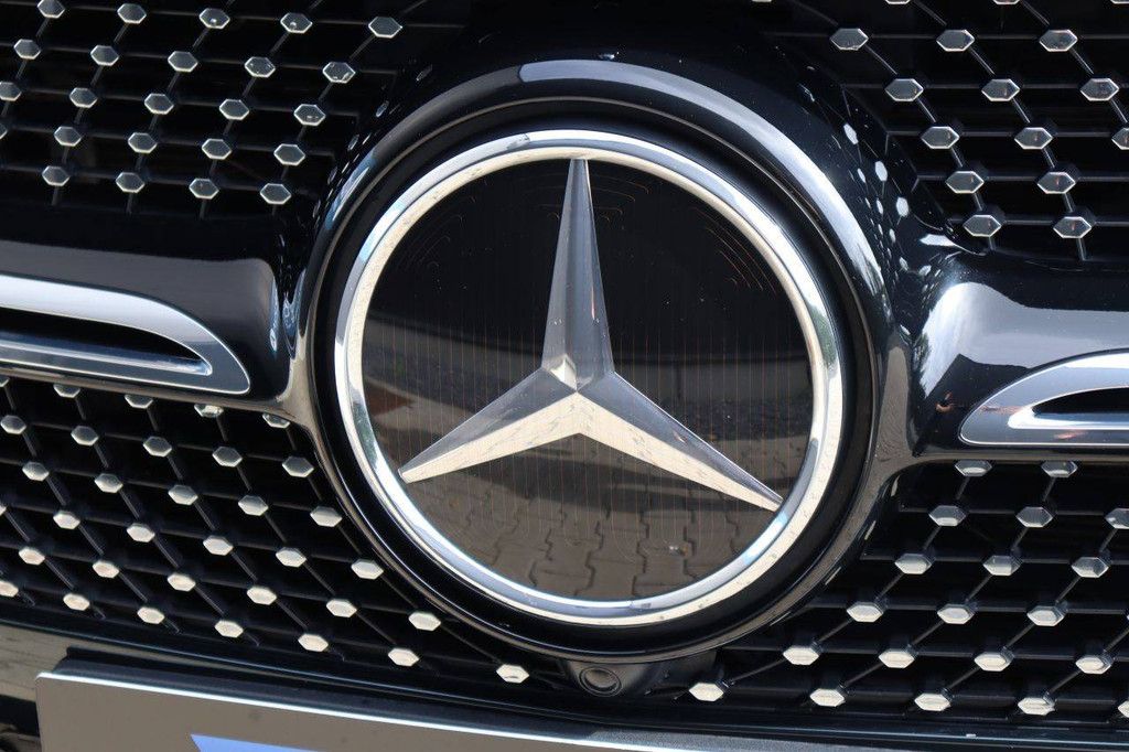 SUV Mercedes-Benz GLE Hybrid mit AMG Paket – Panoramadach