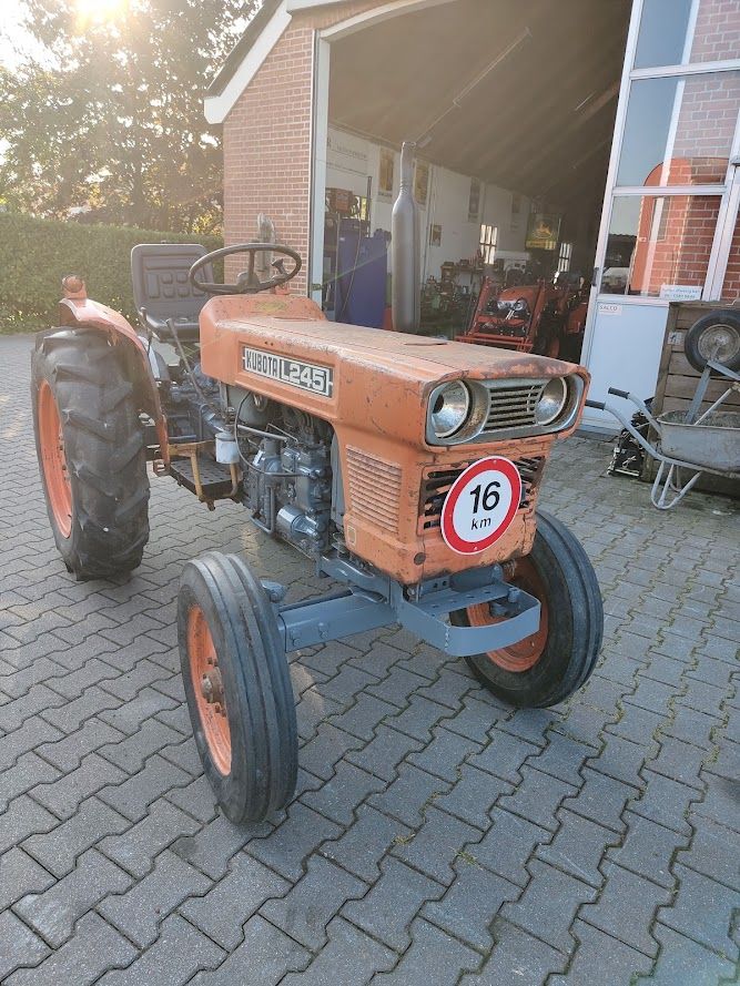 Kubota L245