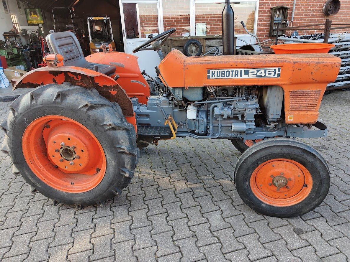 Kubota L245