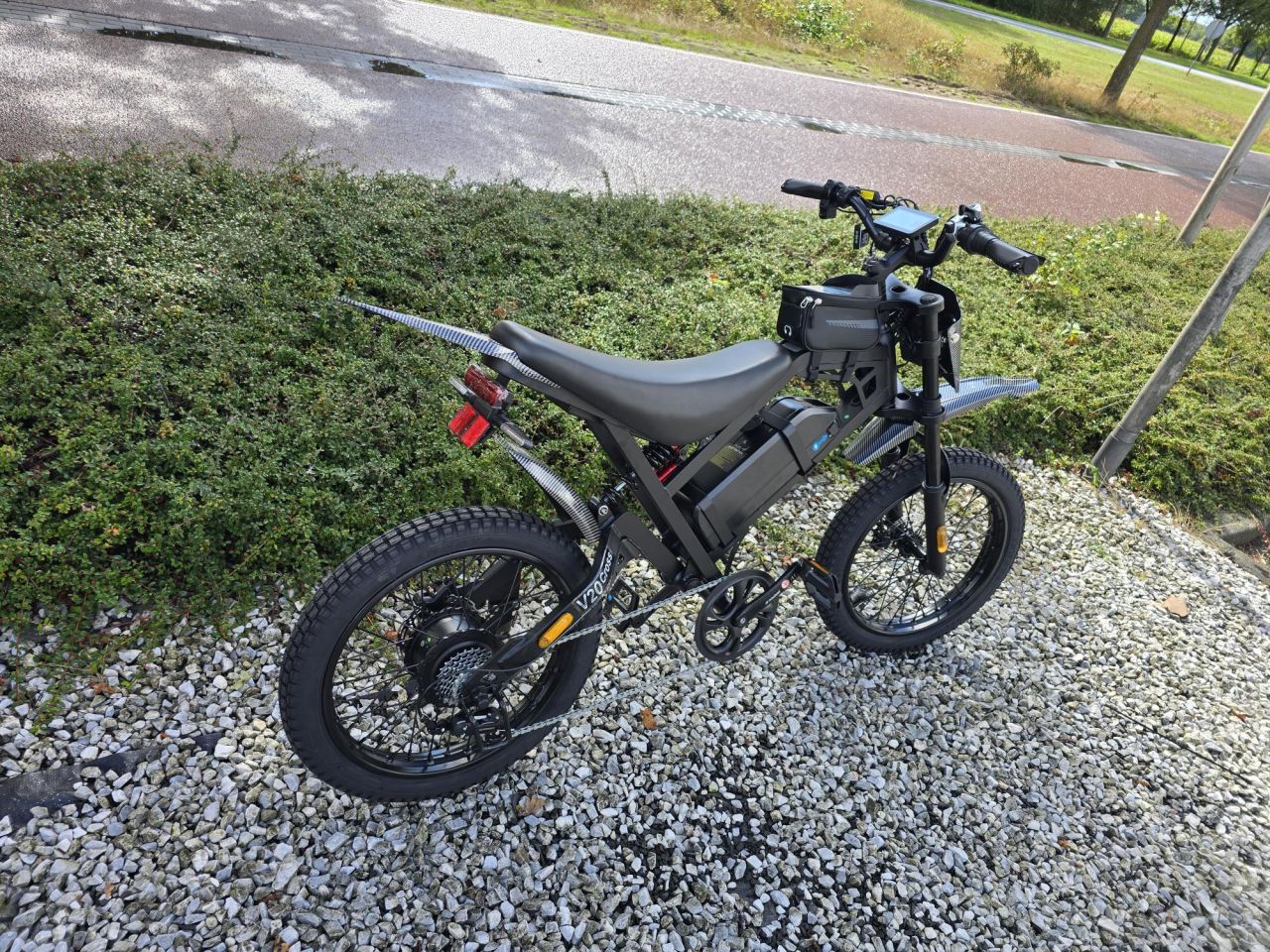 QM V20 Cross Skinnybike – Zwart – Full Option Ebike Fatbike