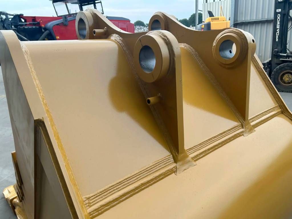CAT 349D - TB Rock Bucket