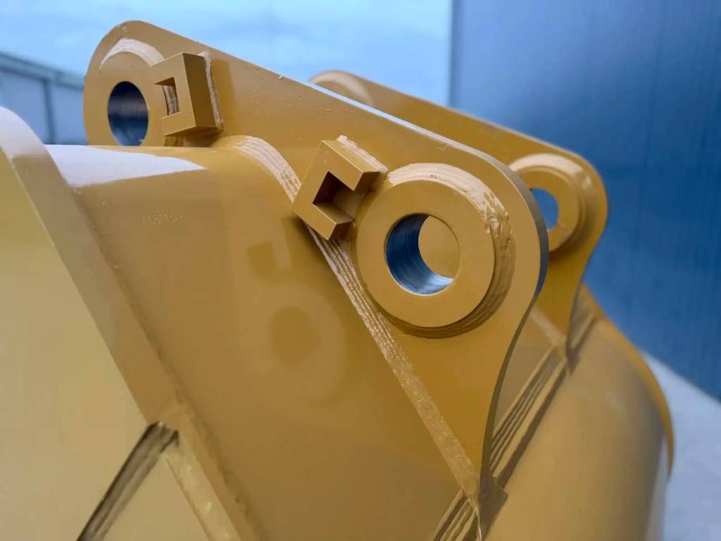 CAT 349D - UB Rock Bucket