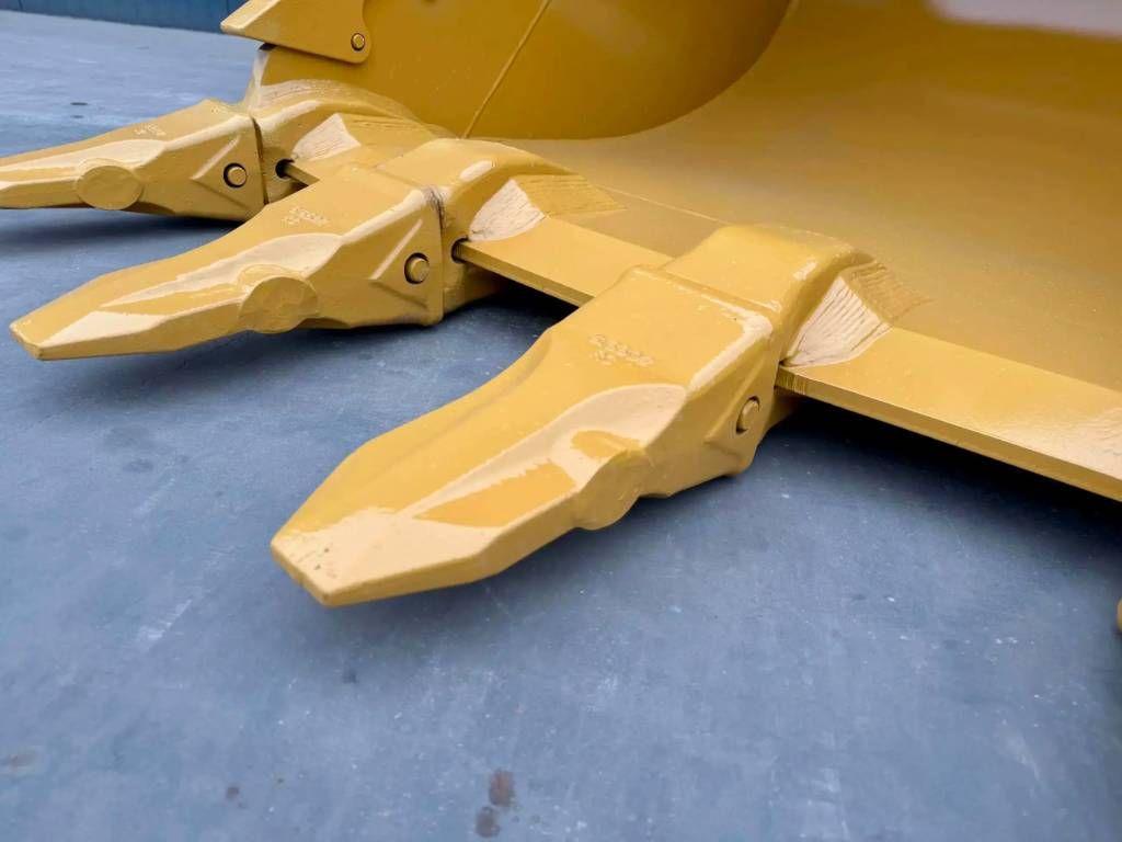 CAT 349D - UB Rock Bucket
