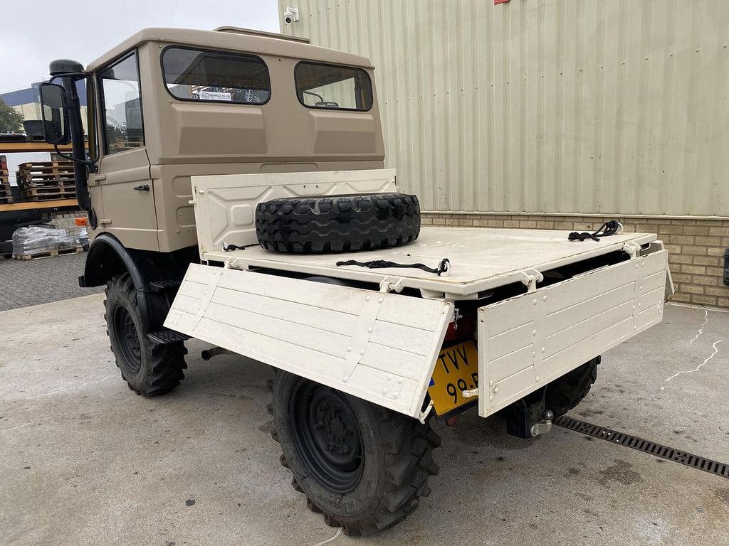 1991 Mercedes-Benz Unimog 407