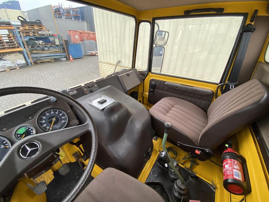 1991 Mercedes-Benz Unimog 407