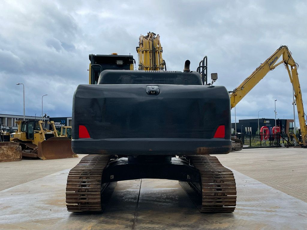 Komatsu PC240NLC-10