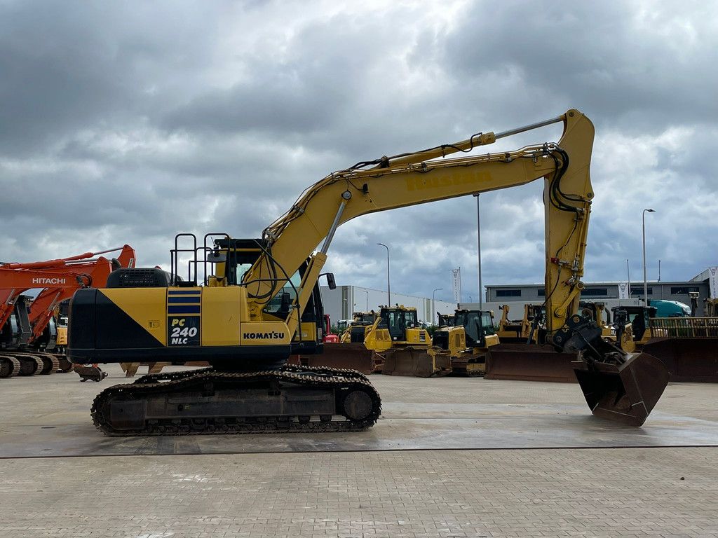 Komatsu PC240NLC-10