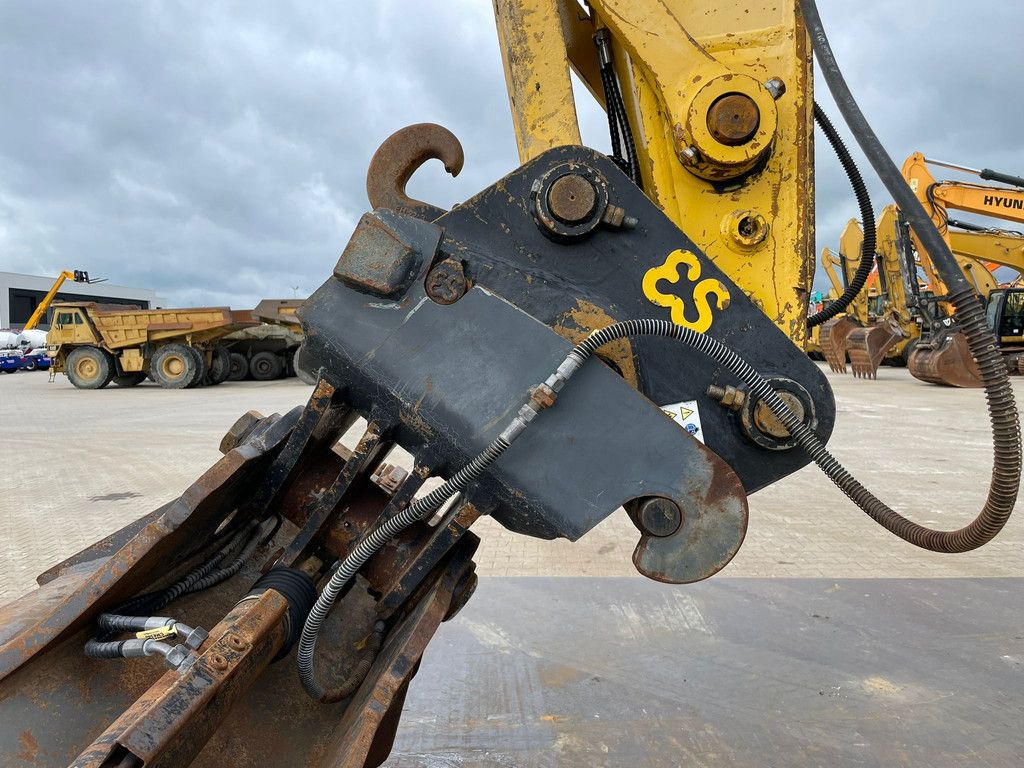 Komatsu PC240NLC-10