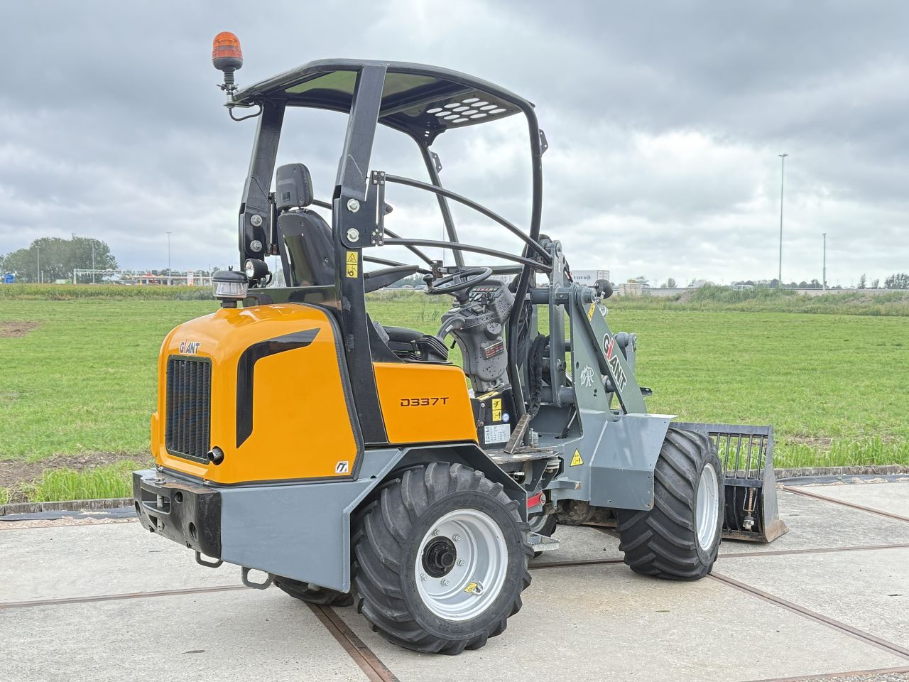 Giant D337T HD