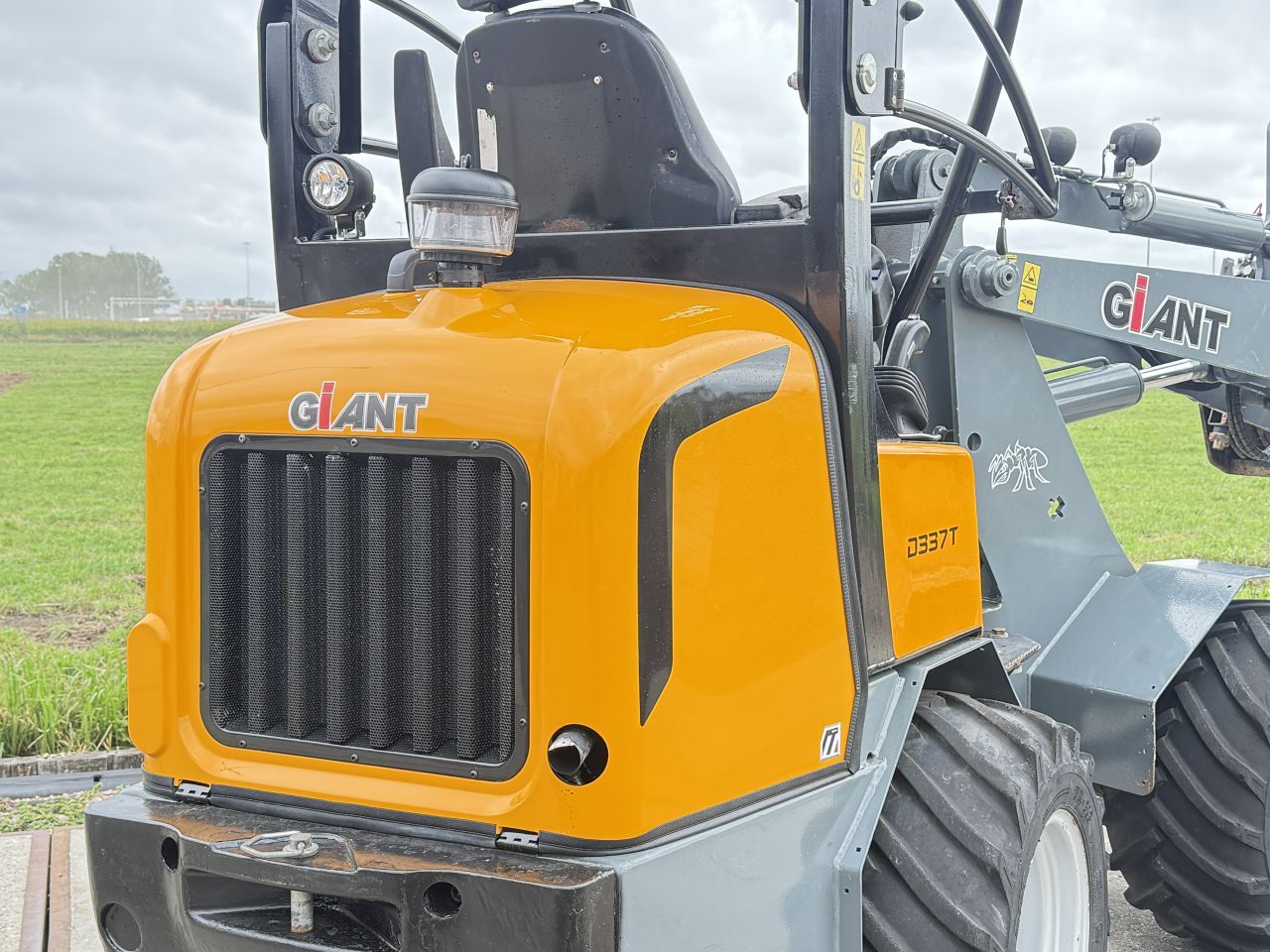 Giant D337T HD