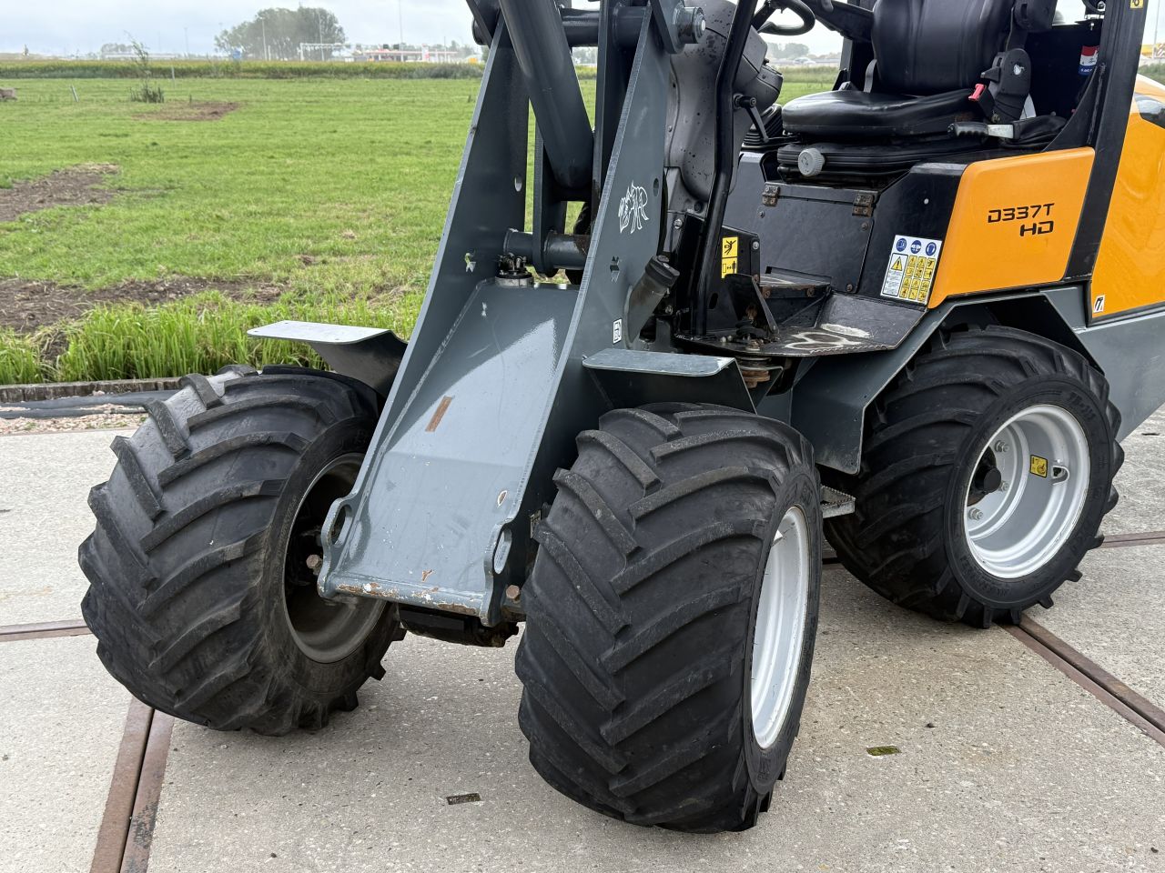 Giant D337T HD