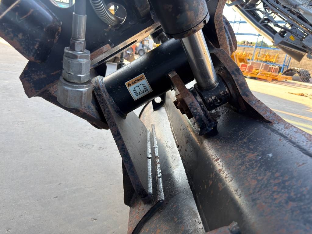 CAT CW40
