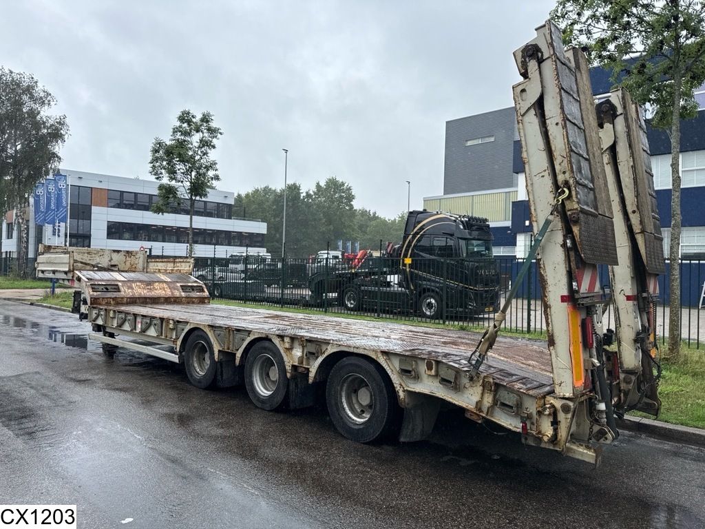 Kaiser Lowbed 57,000 kg, steering axle