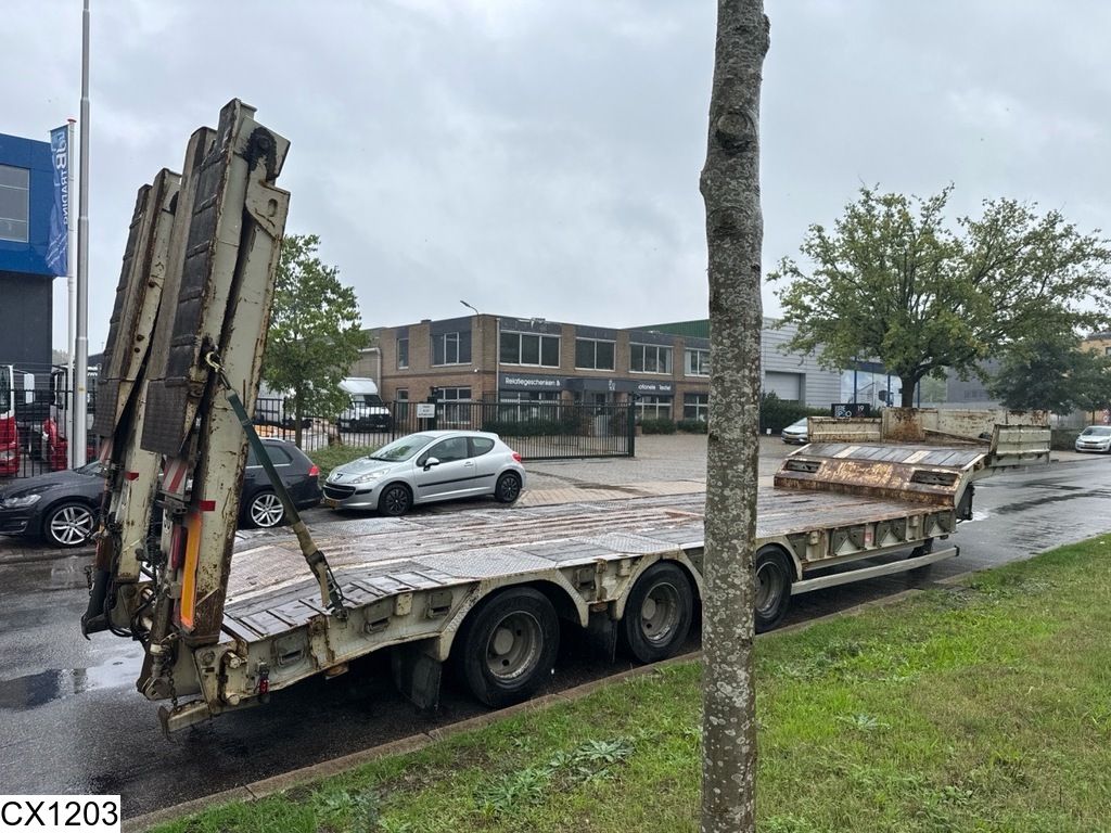 Kaiser Lowbed 57,000 kg, steering axle