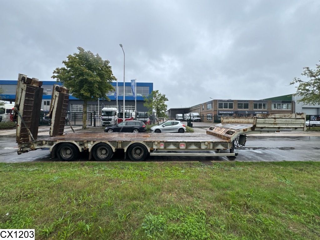 Kaiser Lowbed 57,000 kg, steering axle