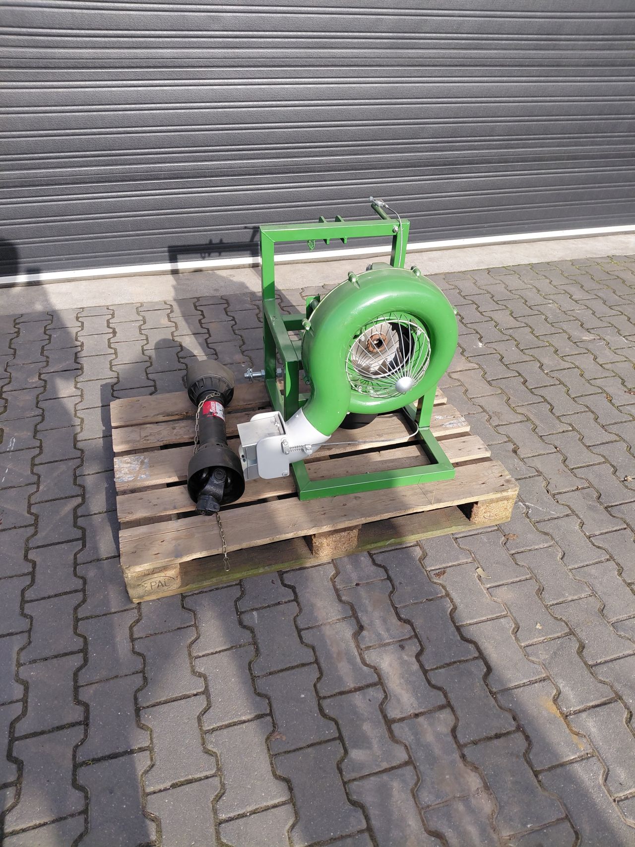 Bladblazer voor achter de tractor