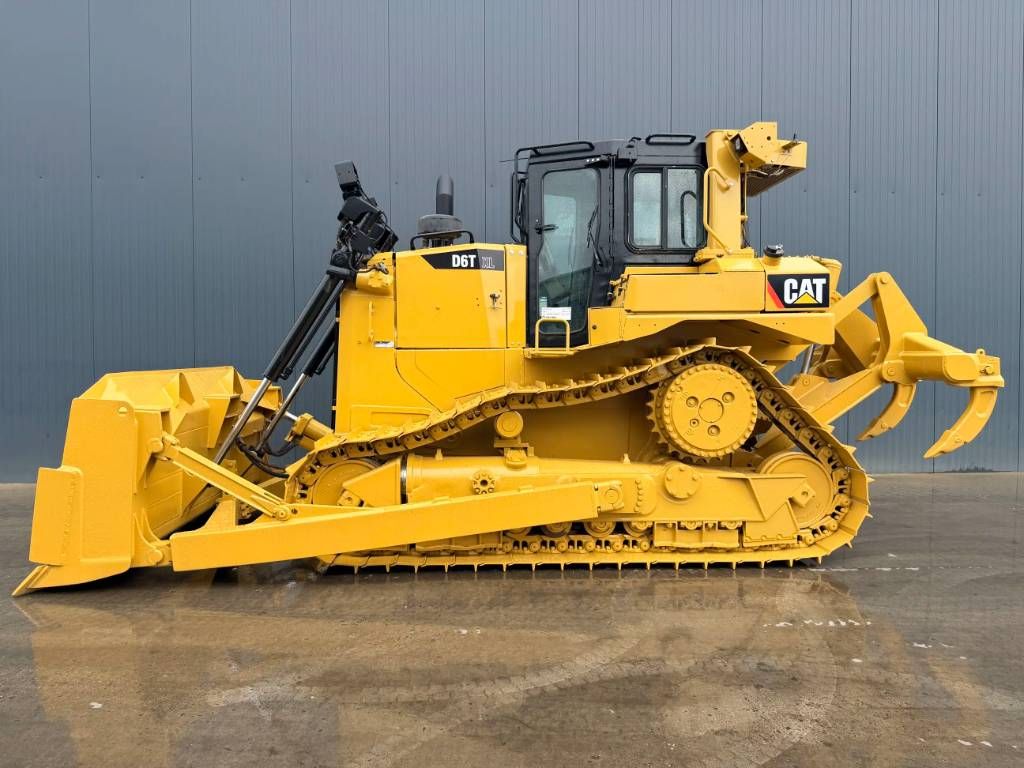 CAT D6T XL