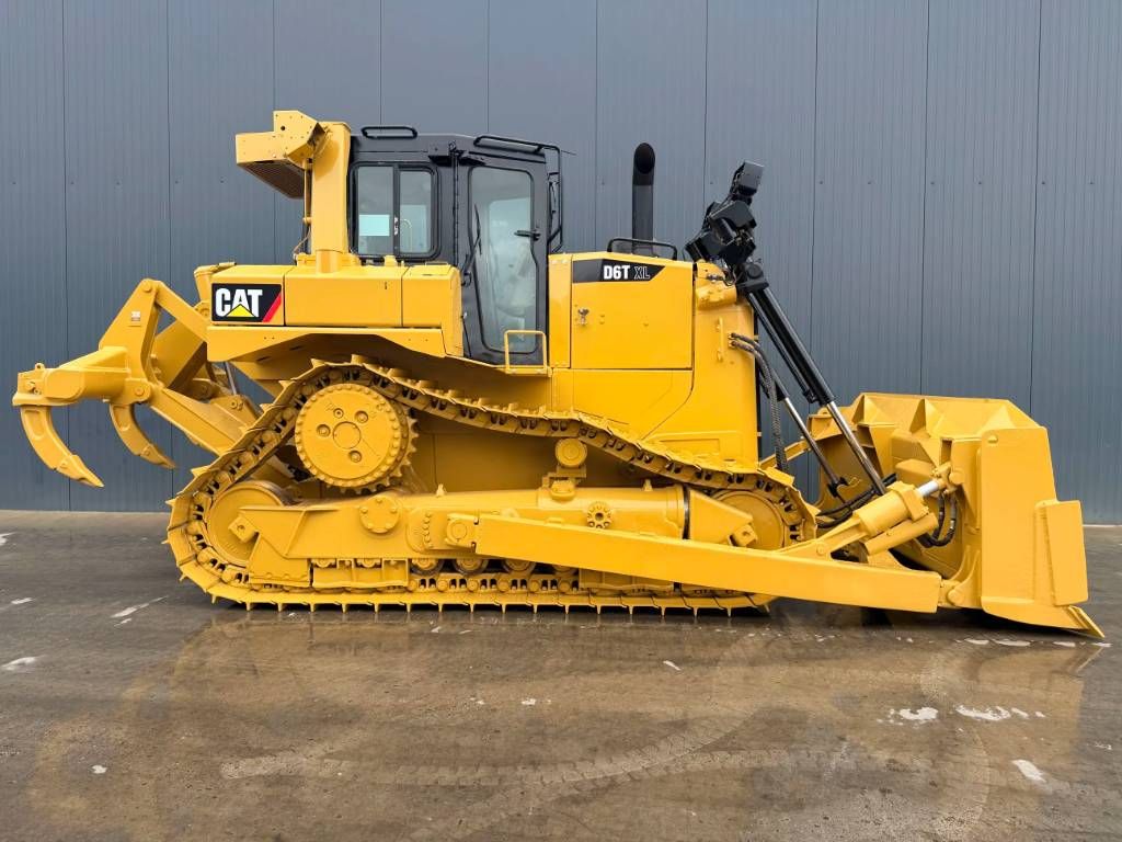 CAT D6T XL