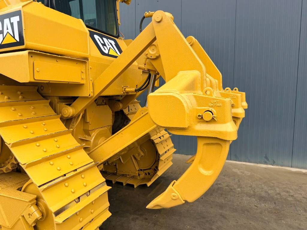 CAT D6T XL