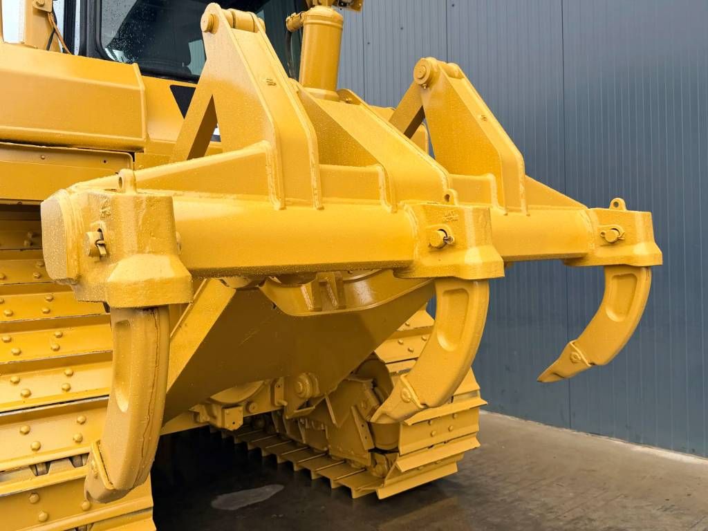CAT D6T XL