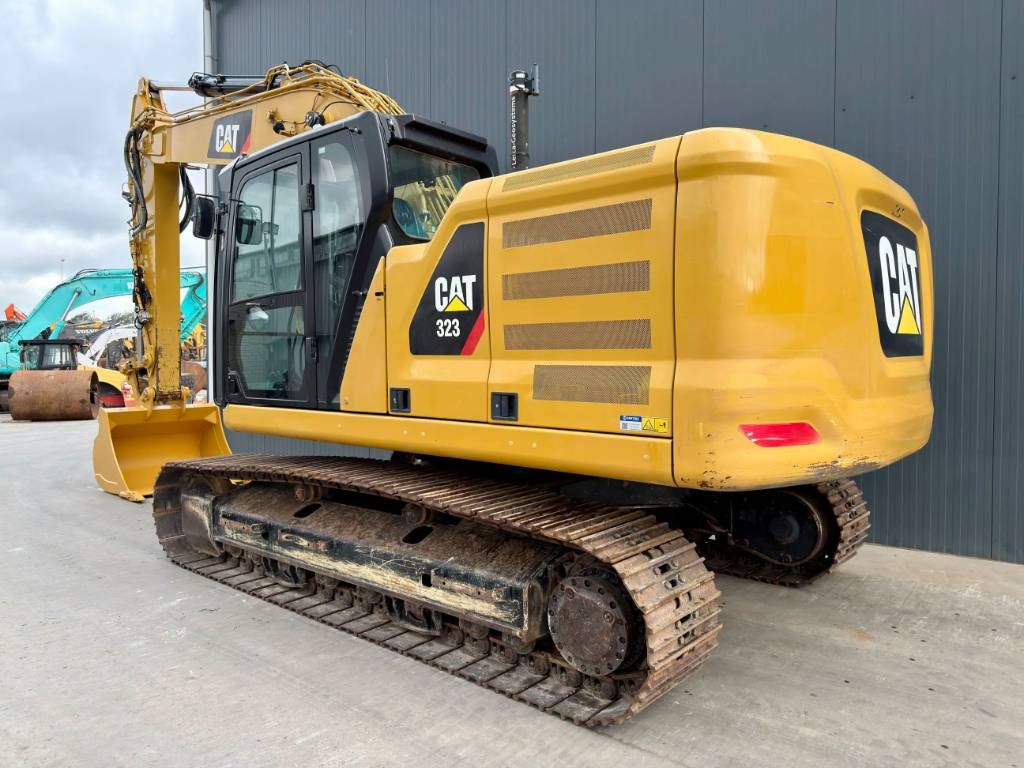 CAT 323 07B