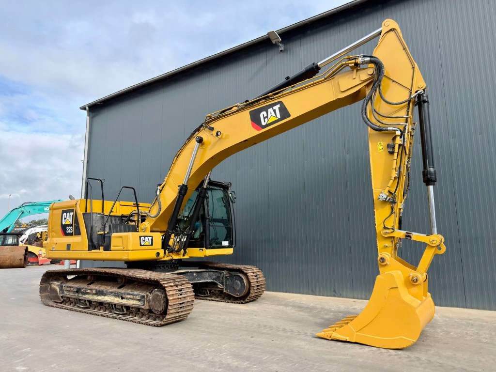 CAT 323 07B
