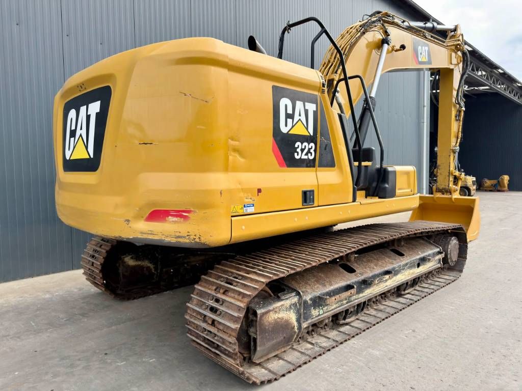 CAT 323 07B