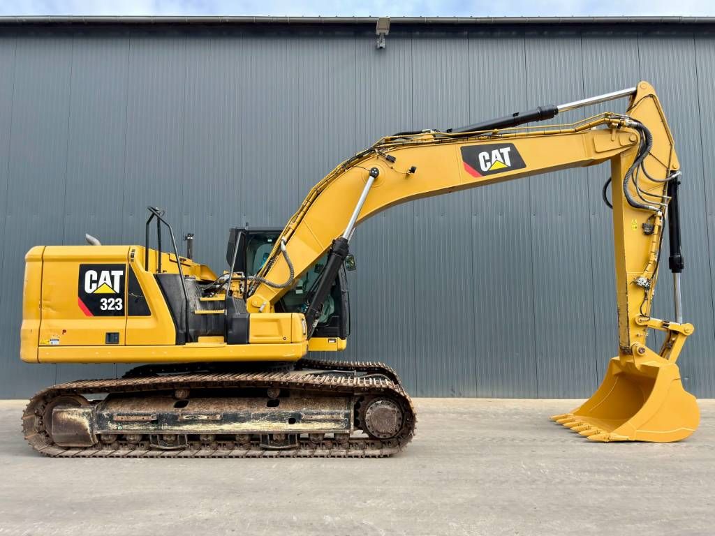 CAT 323 07B