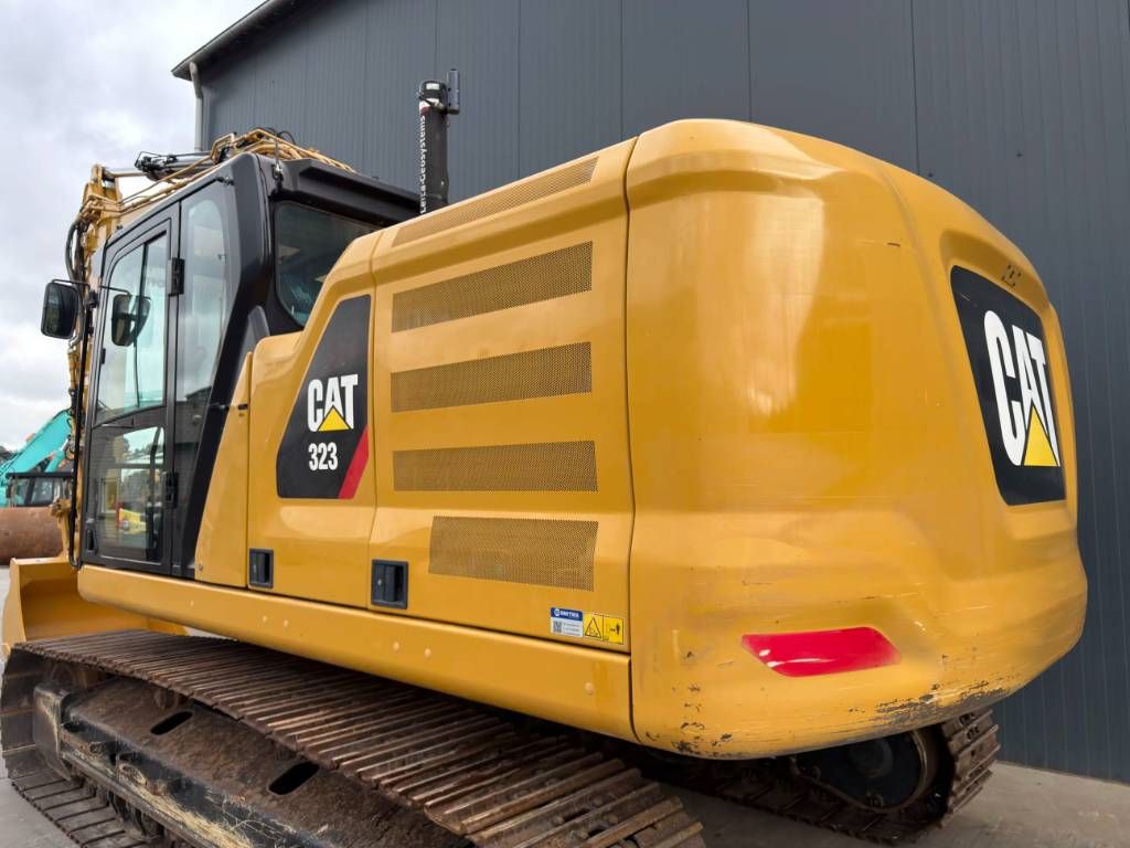 CAT 323 07B