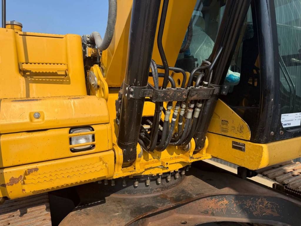CAT 323D L