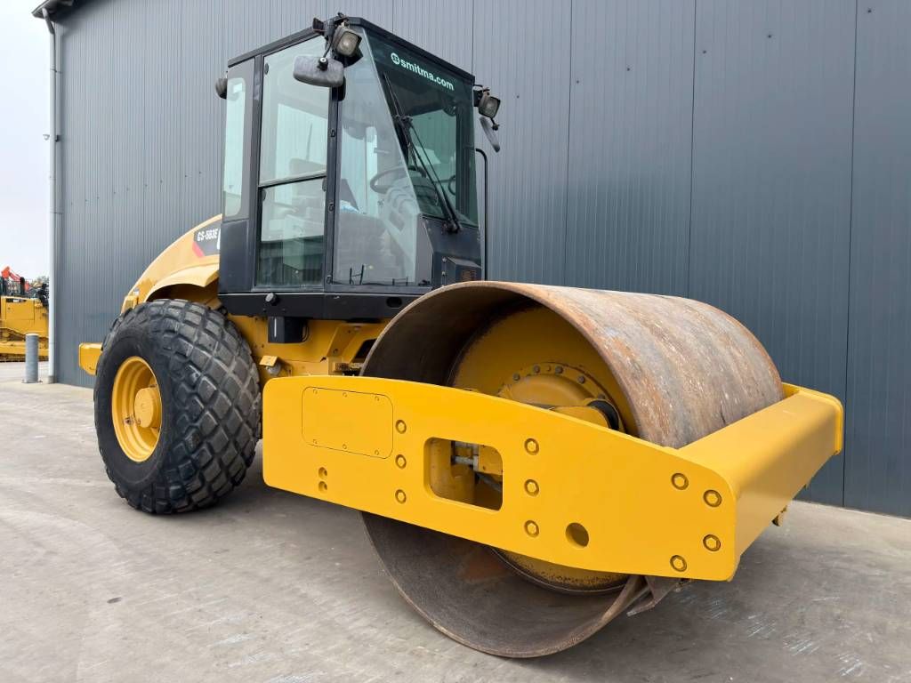 CAT CS563E