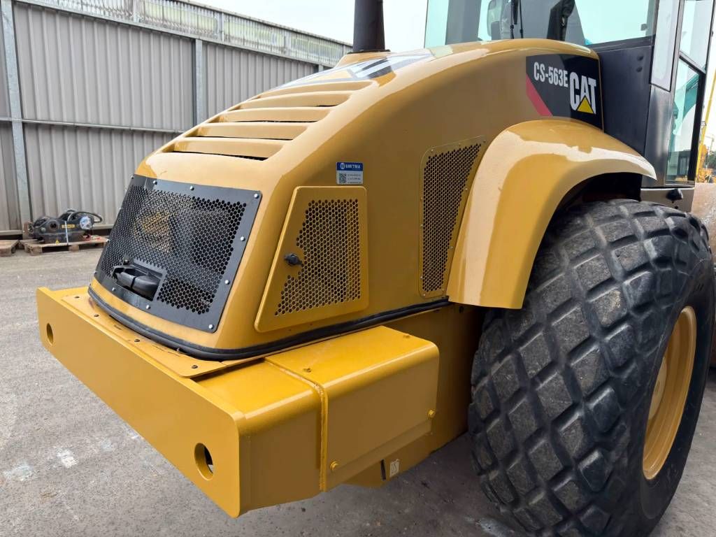 CAT CS563E