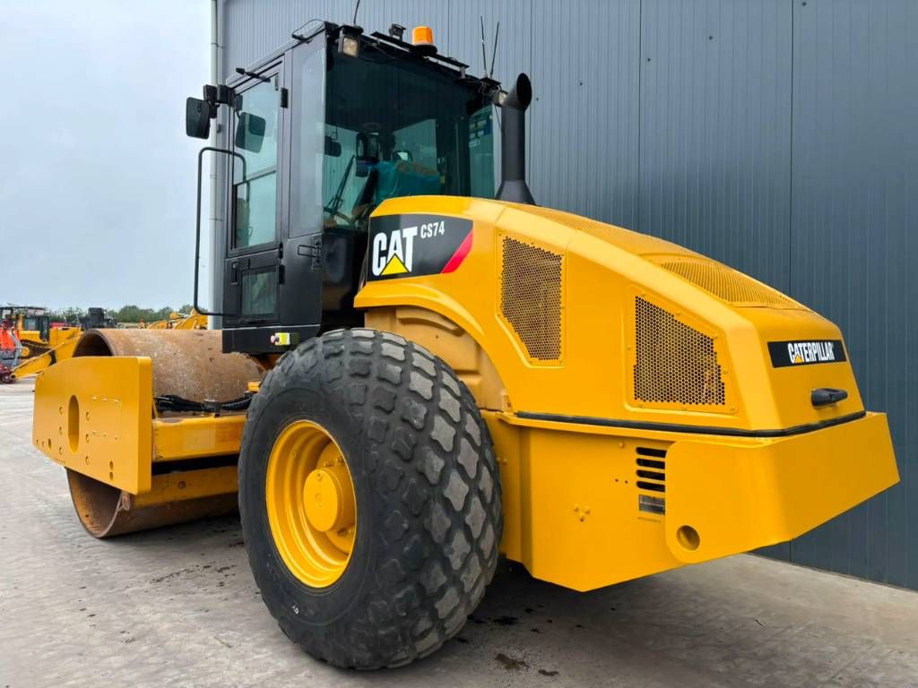 CAT CS74