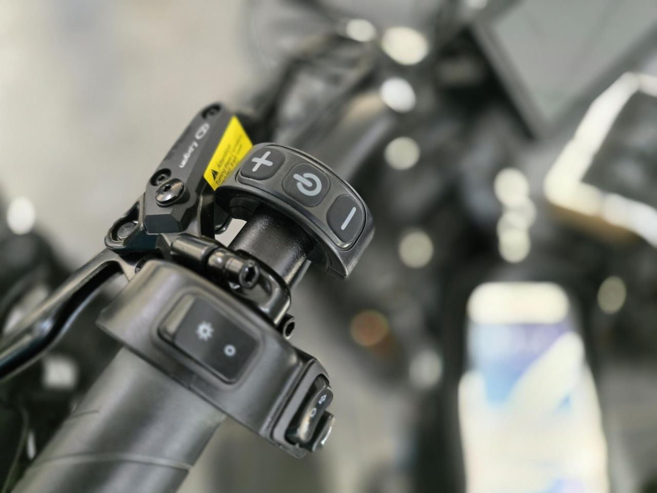 QM V20 Pro Luxury – Zwart – Full Option Fatbike Ebike