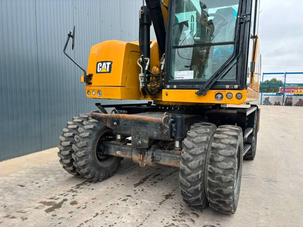 CAT M320F