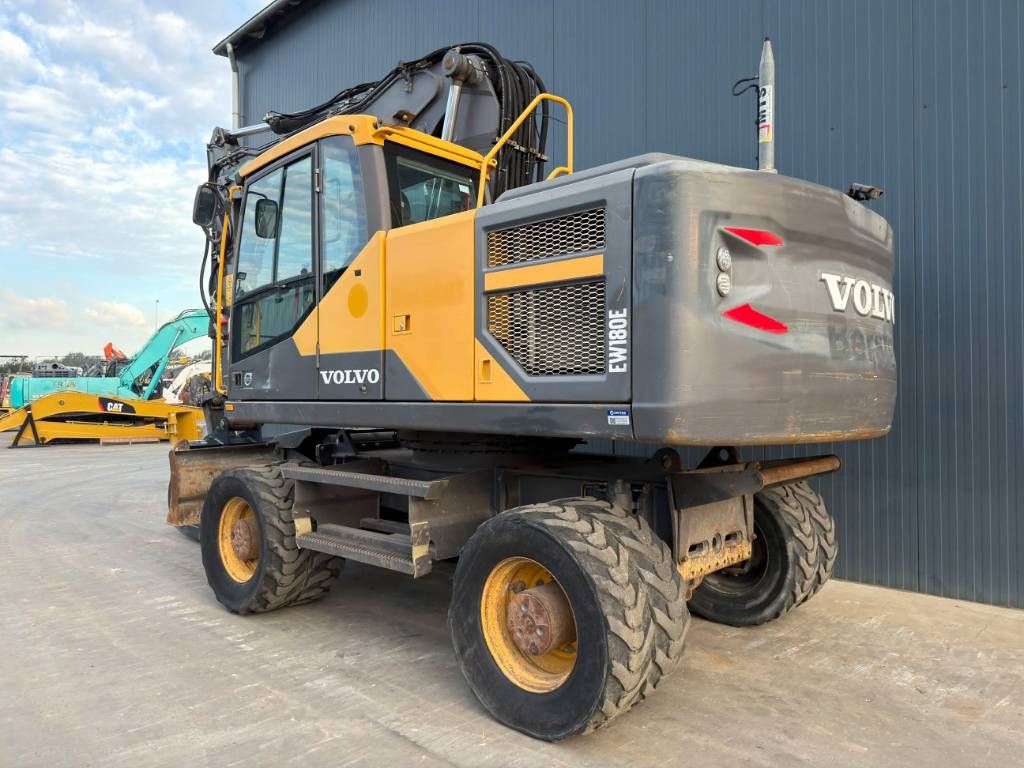 Volvo EW180E