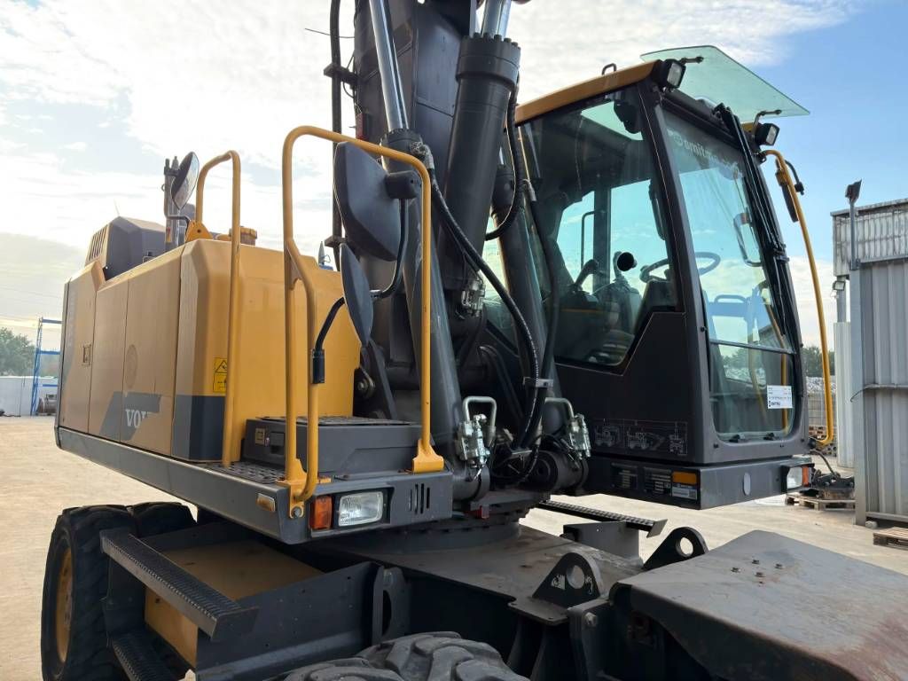 Volvo EW180E