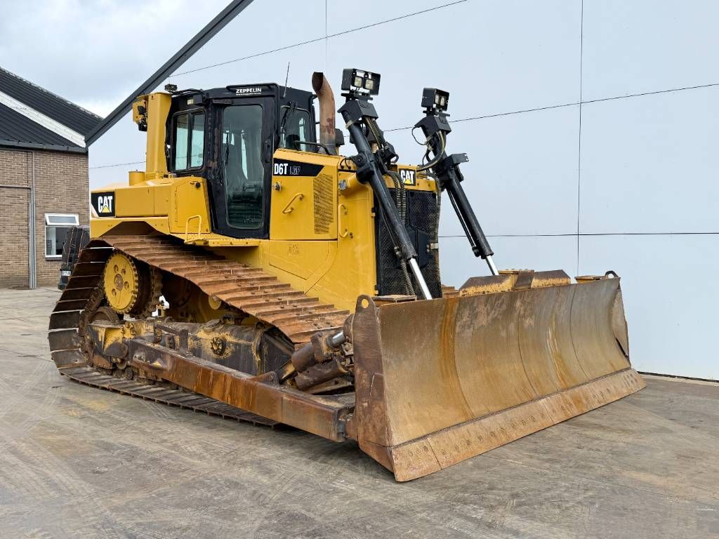 CAT D6T LGP - German Machine / Ripper Valve