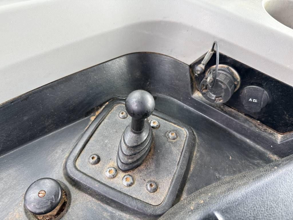 CAT D6T LGP - German Machine / Ripper Valve