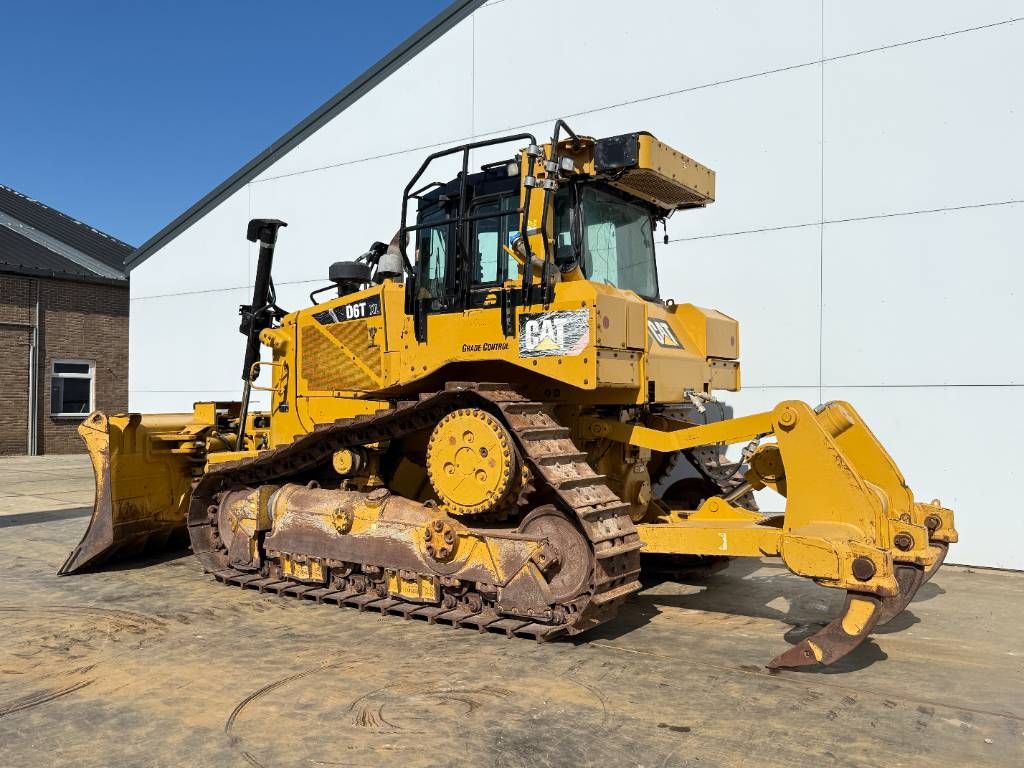 CAT D6T XL - 3 Tine Ripper / 6 Way Blade / Camera