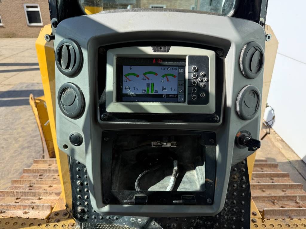 CAT D6T XL - 3 Tine Ripper / 6 Way Blade / Camera